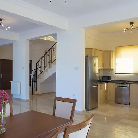 Kyrenia Villa *