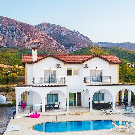 Kyrenia Villa Cirénia